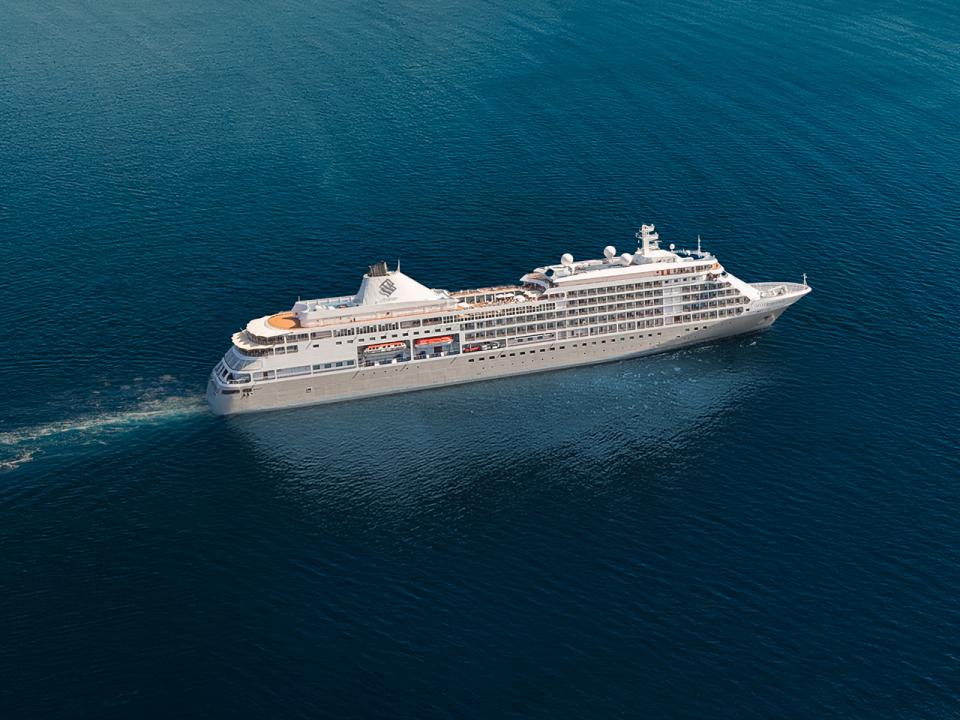 Silver Whisper