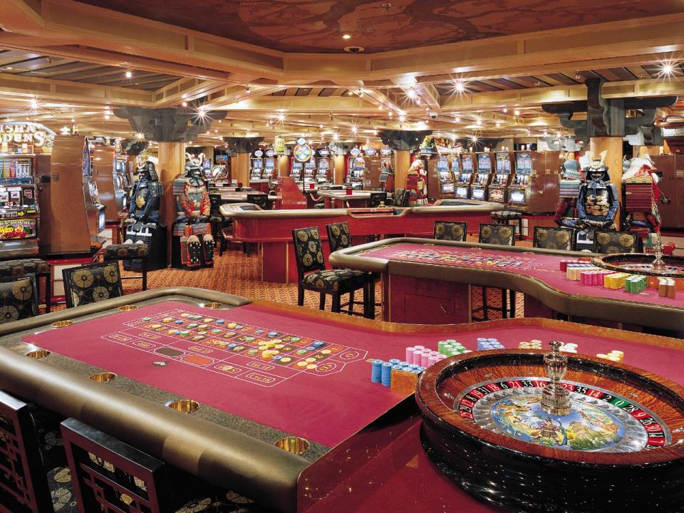 Casino line cruise