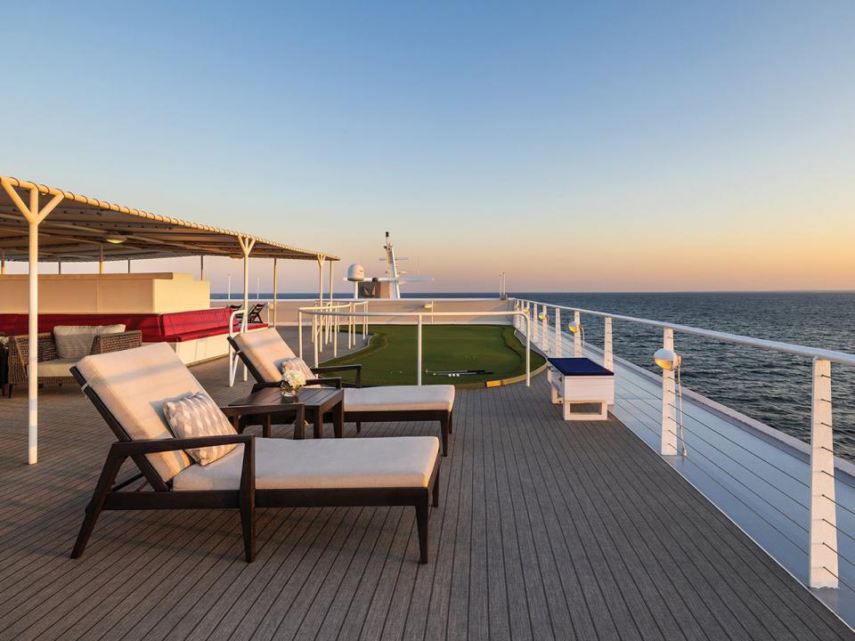 Sun Deck Putting Green