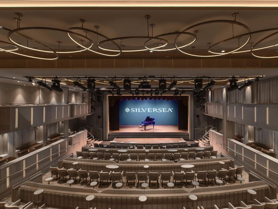 The Venetian Lounge / Theatre