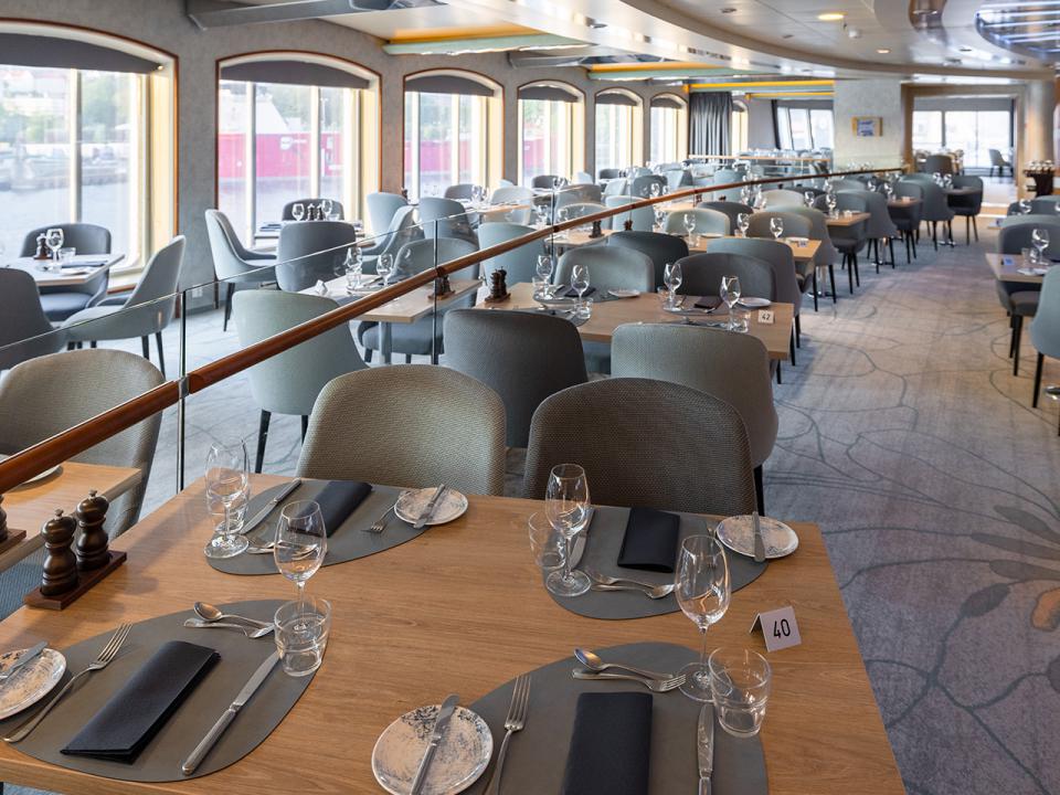 Flora Restaurant