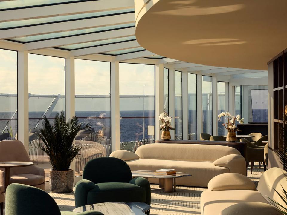 Explora Lounge