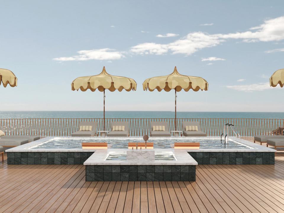 Deck Club Swimming Pool