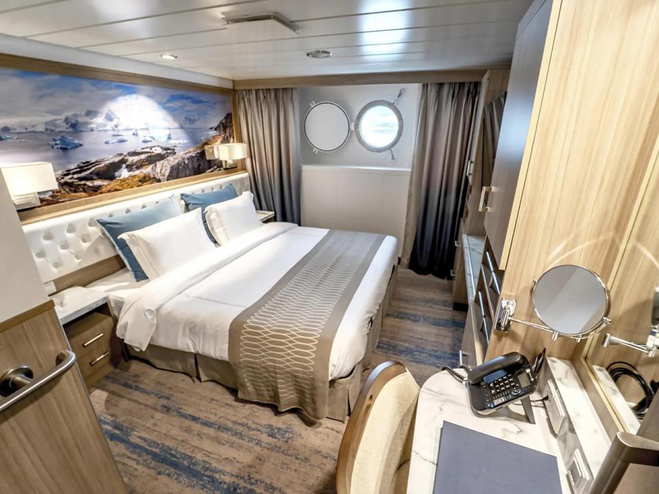 Aurora Stateroom Twins