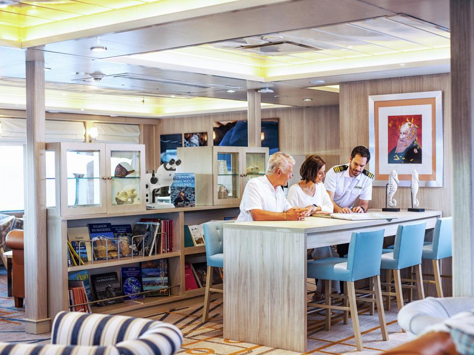 Expedition lounge & bar with Science Corner and library