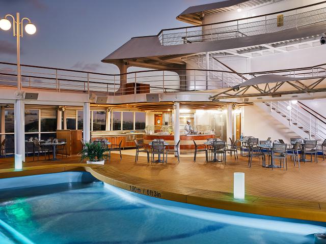 Silver Whisper - Pool Bar & Grill