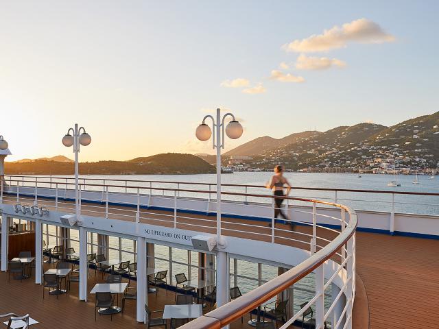 Silver Whisper - Jogging Track