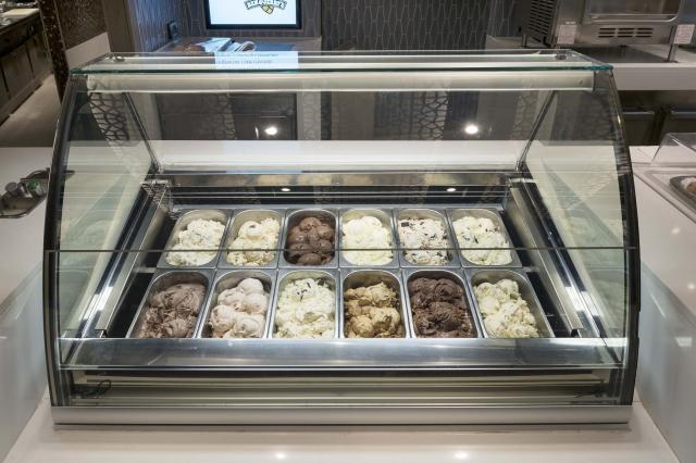 Crystal Serenity - Scoops Ice Cream Bar