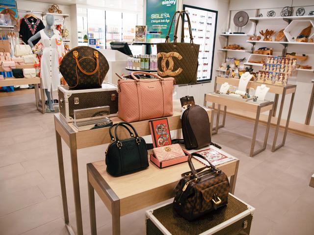 Azamara Quest - The Quest Shop