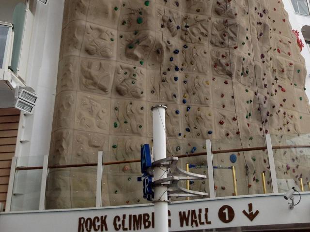 Allure of the Seas - Rockclimbing Wall