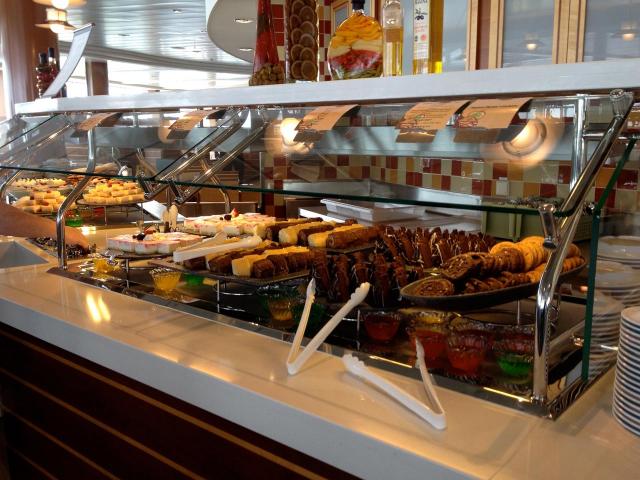 Allure of the Seas - Windjammer Marketplace