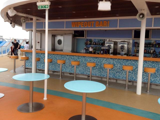 Allure of the Seas - Wipe Out Bar