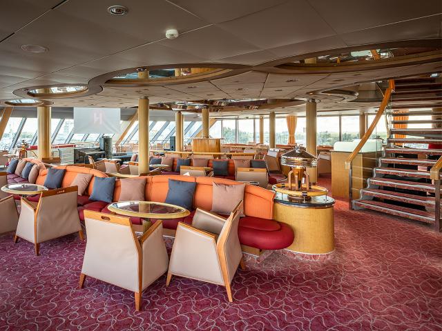 MS Polarlys - Explorer Lounge & Bar