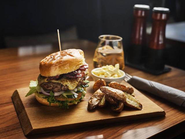 MS Midnatsol - Brygga Bistro