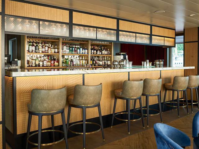 Wind Surf - Compass Rose Bar