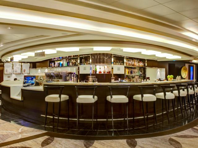 Norwegian Epic - Atrium Bar