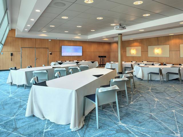 Celebrity Silhouette - Sky Conference Center