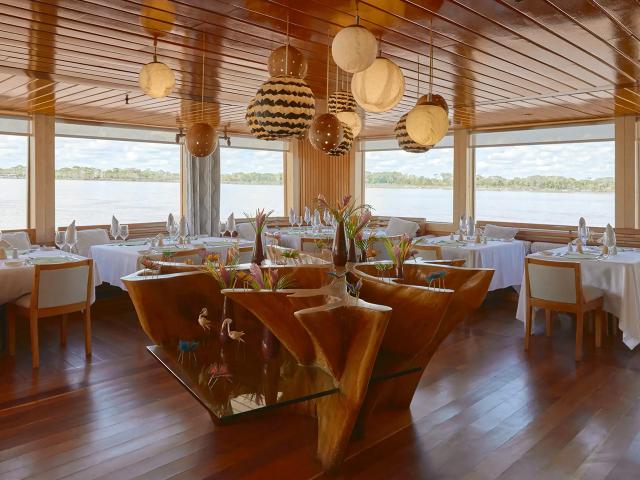 Delfin II - Dining Room