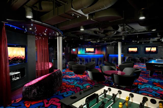 Norwegian Breakaway - Entourage
