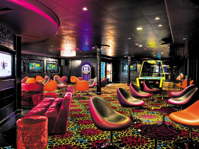 Norwegian Epic - Entourage Teen Lounge