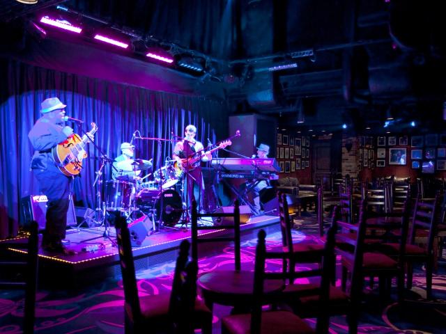 Norwegian Epic - Fat Cats Jazz & Blues Club