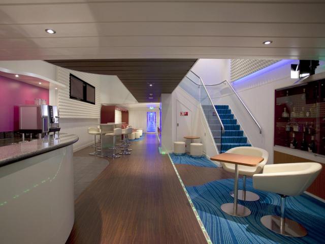 Norwegian Epic - Studio Lounge
