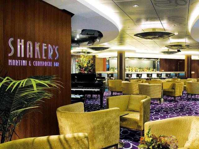 Norwegian Epic - Shaker's Martini Bar
