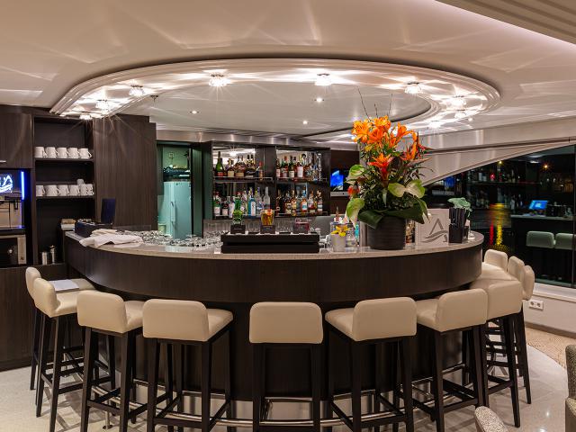 Avalon Artistry II - Bar