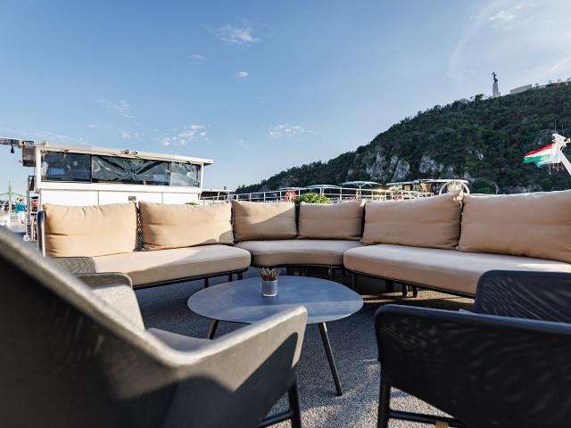 Avalon Illumination - Sun Deck