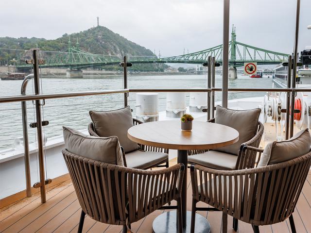 Avalon Impression - Observation Lounge