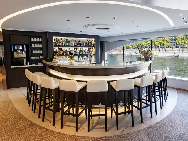 Avalon Tapestry II - Panorama Lounge & Bar