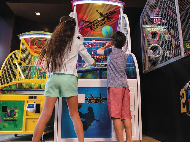 Rhapsody of the Seas - Video Arcade