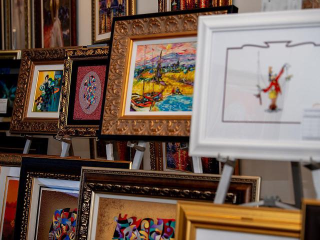 Rhapsody of the Seas - Art Gallery