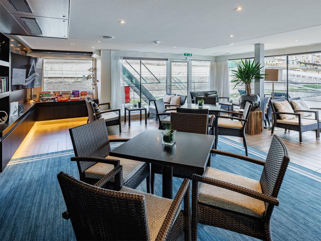 Avalon Tranquility II - Club Lounge