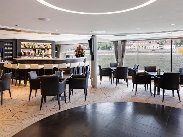 Avalon Tranquility II - Panorama Lounge & Bar