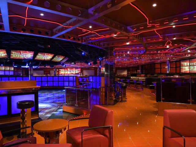 Carnival Splendor - Red Carpet Dance Club