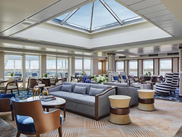 American Harmony - Sky Lounge