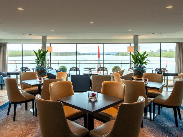 Avalon View - Club Lounge