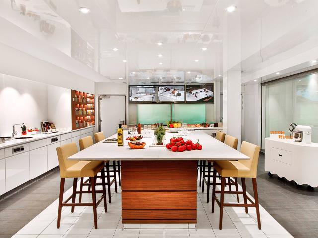 Viking Saturn - The Kitchen Table