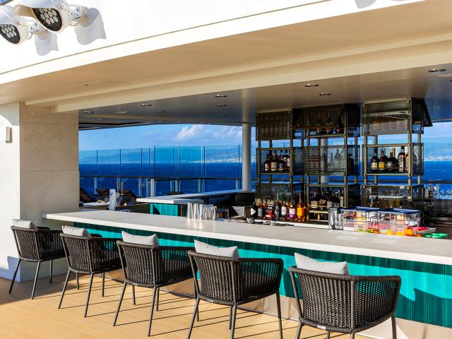 Silver Ray - Pool Bar