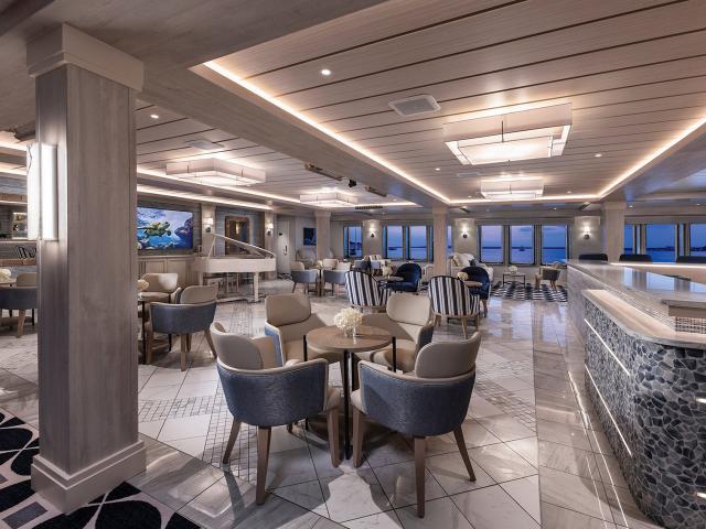 American Legend - Forward Lounge