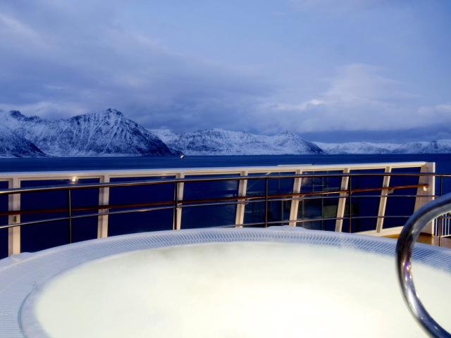 MS Nordnorge - Hot Tubs