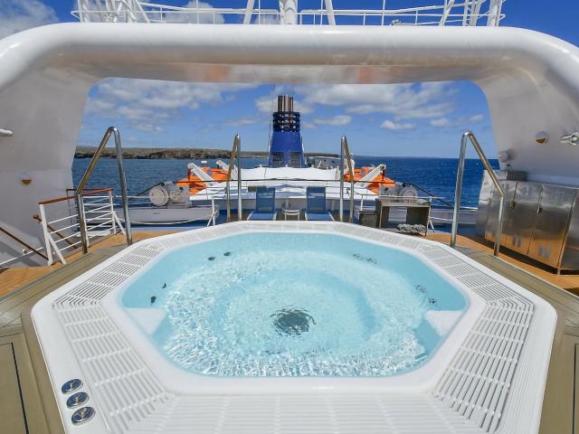 National Geographic Gemini  - Whirlpool Hot Tub 