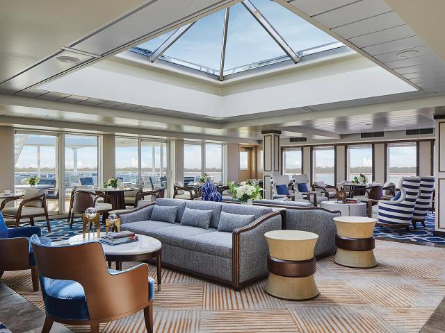 American Encore - Sky Lounge