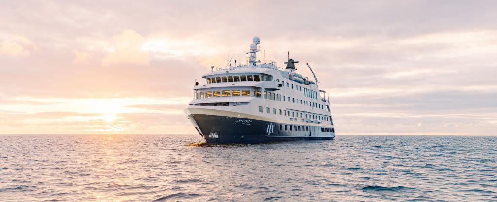 Cheap MS Santa Cruz II Cruises - HX Expeditions MS Santa Cruz II on CruiseCheap.com